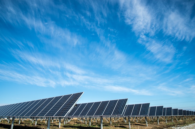 Tout savoir sur l'entretien et la maintenance des panneaux solaires