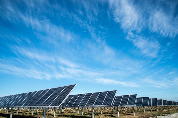 Tout savoir sur l'entretien et la maintenance des panneaux solaires